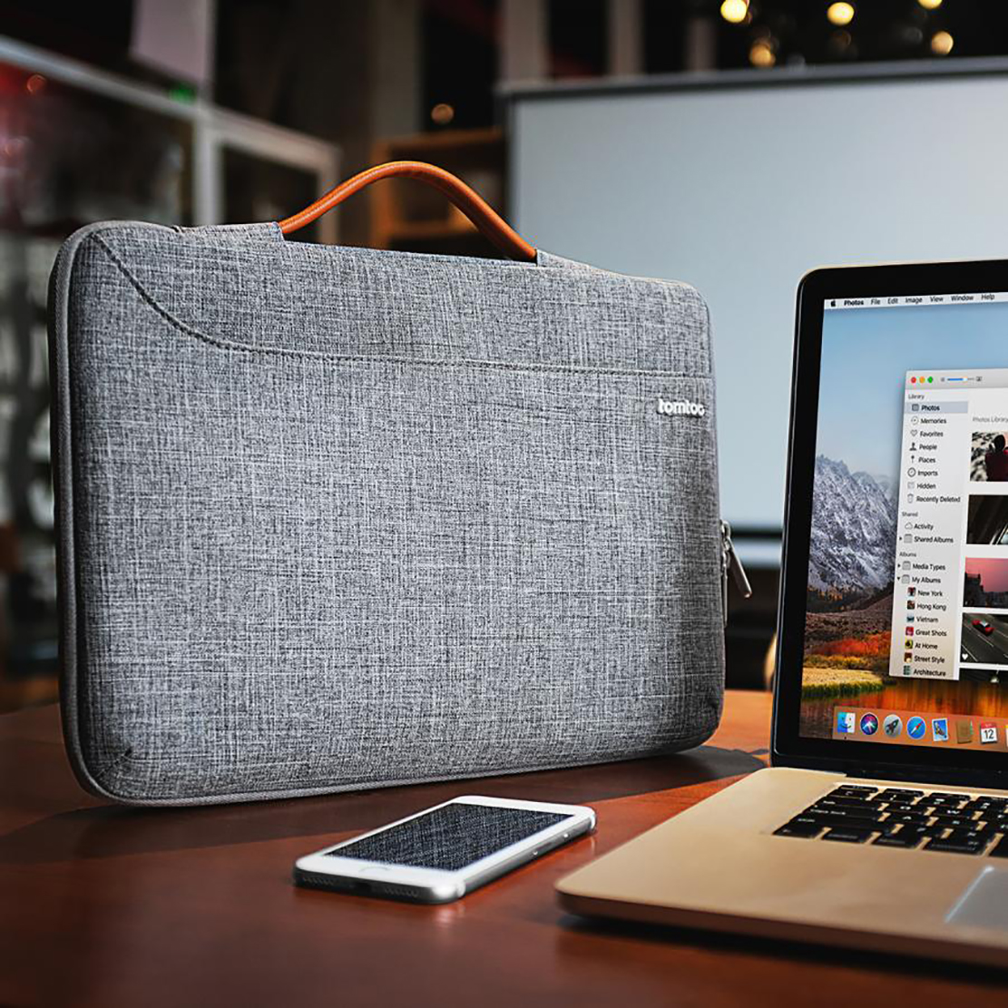 Túi Chống Sốc Tomtoc Spill Resistant Macbook Pro 13 inch New (A22-C02)