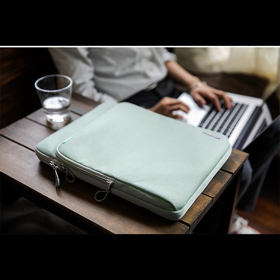 Túi Máy Tính Tomtoc Protection Premium Macbook 15 inch (H13-E02)