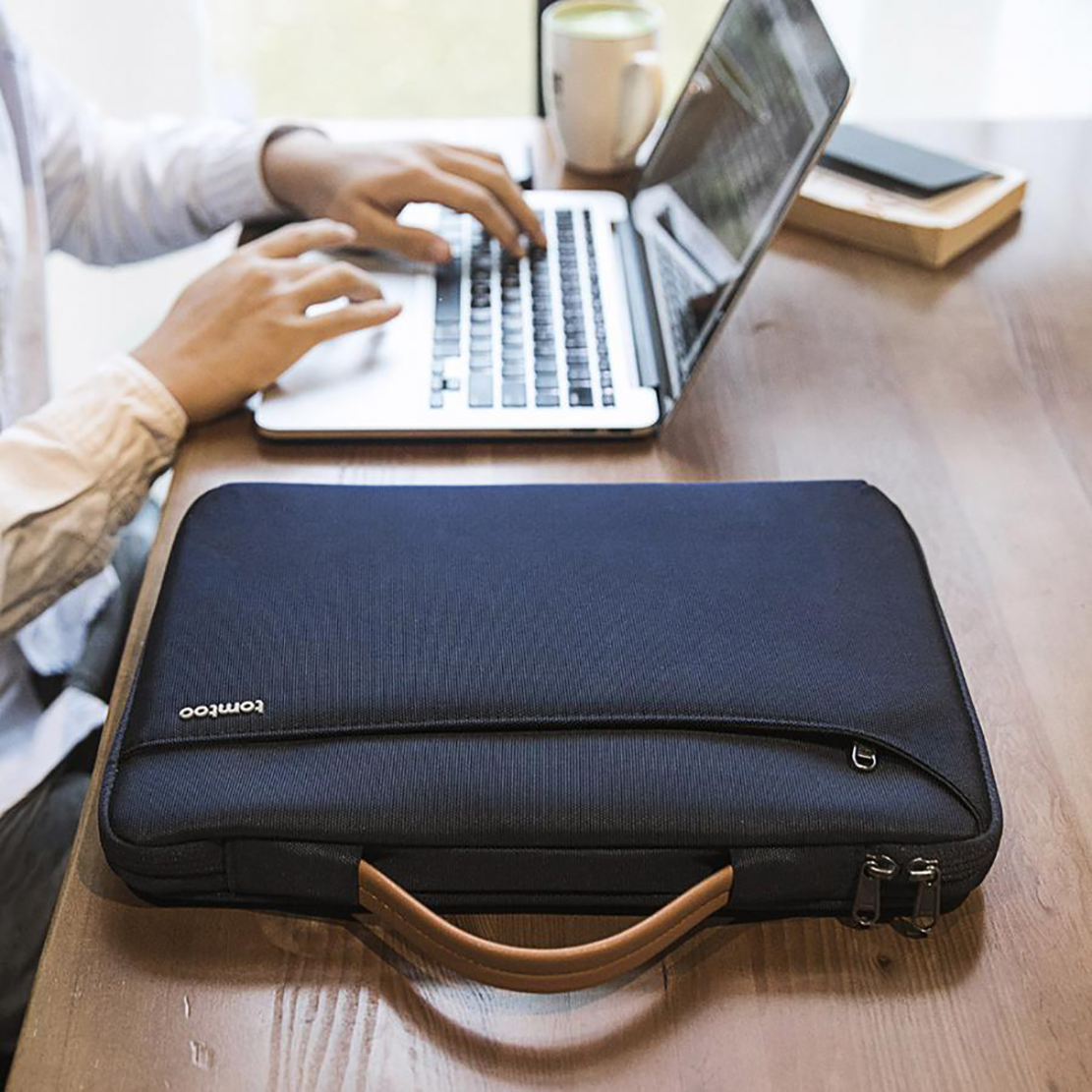 Túi Chống Sốc Tomtoc Spill Resistant Macbook Pro 15 inch New (A22-D01)