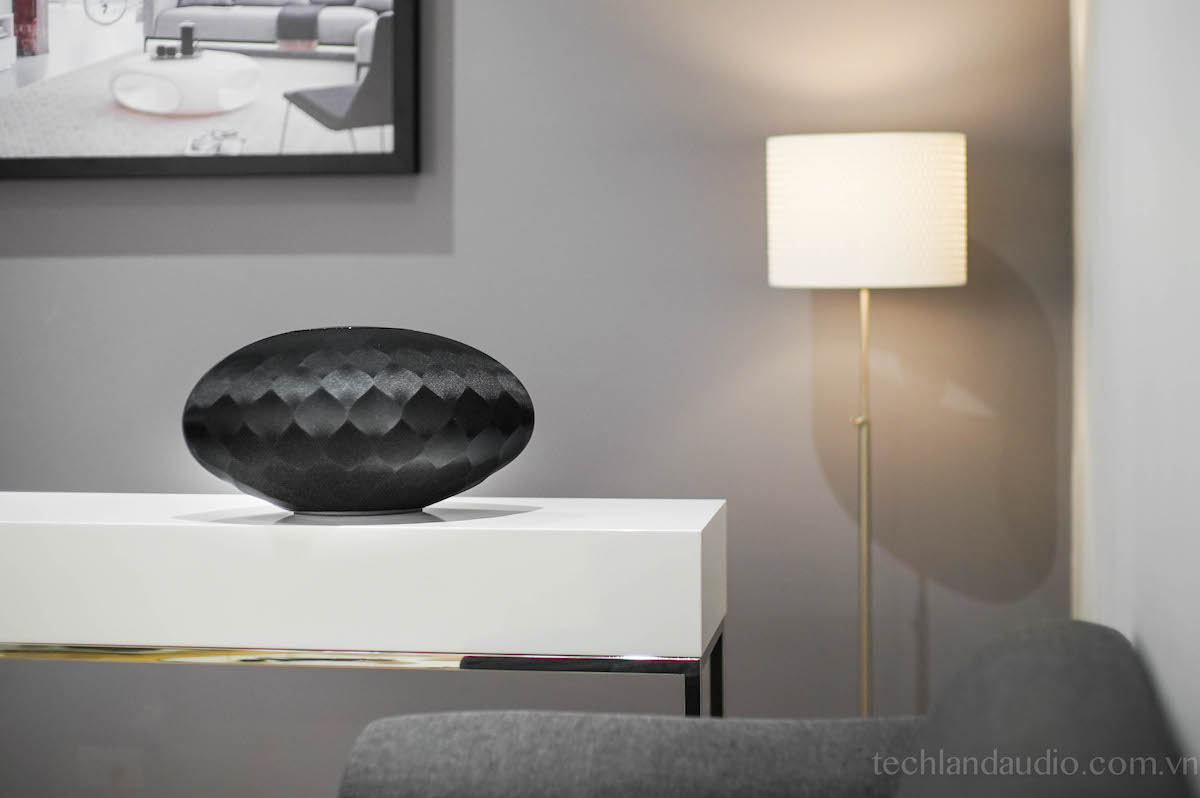 Loa không dây B&W Wedge Đẹp cả thanh lẫn sắc