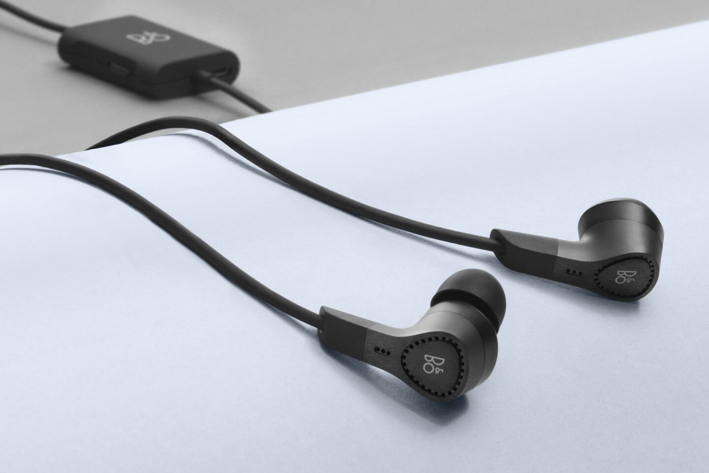 [Hướng dẫn sử dụng] B&O Beoplay E4