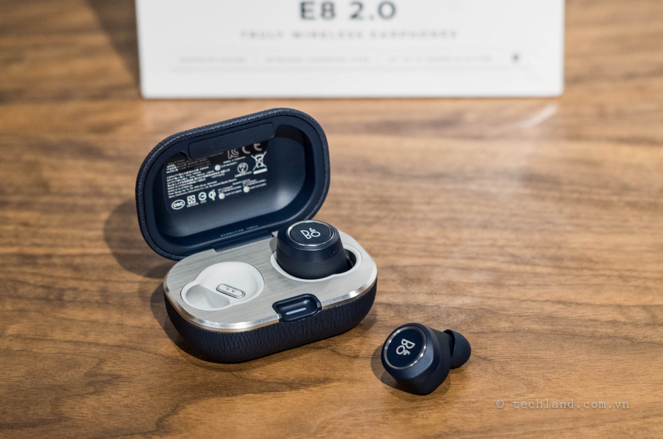 CÙNG CHIÊM NGƯỠNG B&O BEOPLAY E8 2.0 – MẪU TAI NGHE BLUETOOTH KHÔNG DÂY ĐANG GÂY SỐT TRÊN CỘNG ĐỒNG ÂM THANH