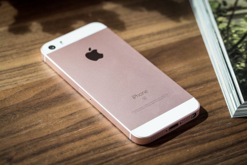 APPLE SẼ CHO RA MẮT ĐIỆN THOẠI IPHONE SE MỚI TRONG THÁNG NÀY ?