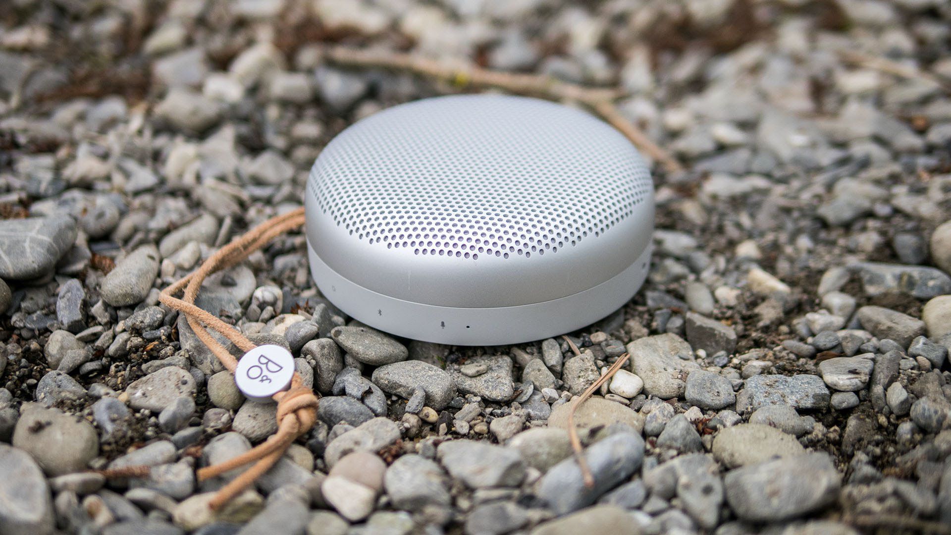 LOA BLUETOOTH DI ĐỘNG B&O BEOPLAY A1: ĐẲNG CẤP ĐẾN TỪ ĐAN MẠCH