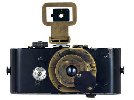 MÁY ẢNH LEICA – TỪ “MÓN ĐỒ CHƠI” TỚI “MỞ RỘNG KHẢ NĂNG ĐÔI MẮT”