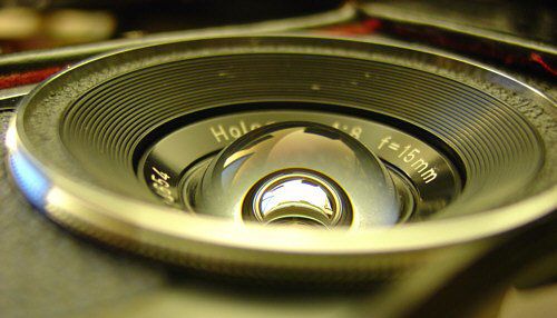 ỐNG KÍNH GÓC SIÊU RỘNG ĐẦU TIÊN CHO MÁY ẢNH LEICA