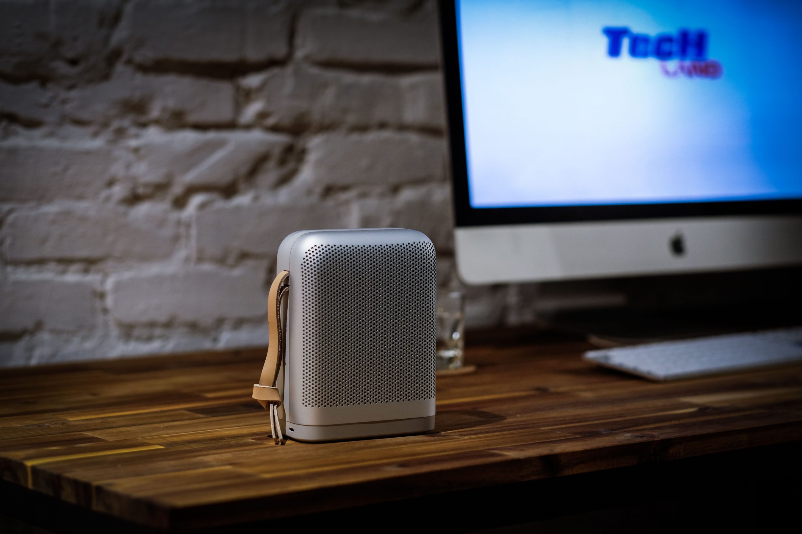 LOA BLUETOOTH DI ĐỘNG B&O BEOPLAY P6: ÂM THANH ẤN TƯỢNG TRONG THÂN HÌNH BÉ NHỎ