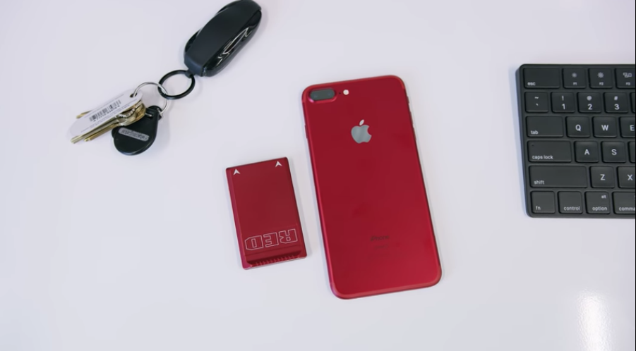 ĐIỆN THOẠI IPHONE 7 MÀU ĐỎ GIÚP CÁC BỆNH NHÂN HIV CÓ THÊM CƠ HÔI SỐNG