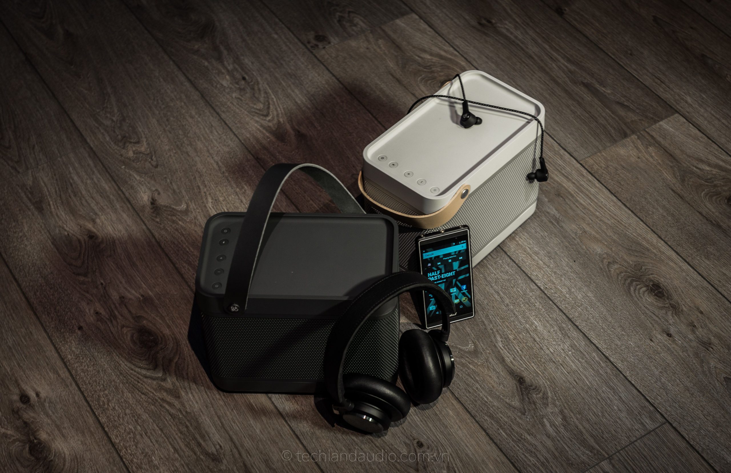 LOA BLUETOOTH DI ĐỘNG CAO CẤP B&O BEOLIT 17: ĐẬM PHONG CÁCH SCANDINAVIAN, PIN CẢ NGÀY