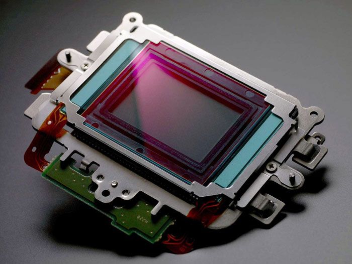 CẢM BIẾN X-TRANS CMOS MÀ FUJIFILM TRANG BỊ TRÊN MÁY ẢNH CỦA MÌNH CÓ GÌ ĐẶC BIỆT ?