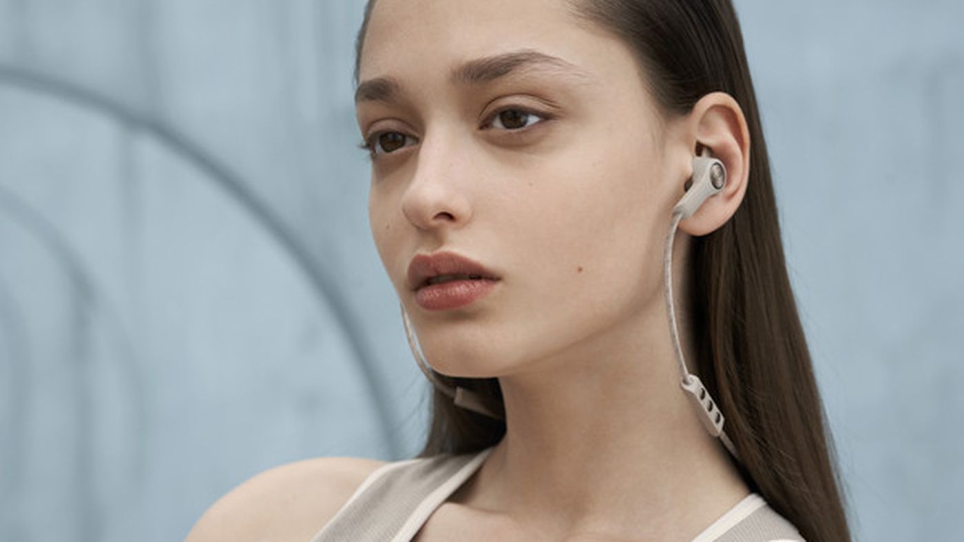 B&O BEOPLAY E6: MẪU TAI NGHE BLUETOOTH KHÔNG THỂ THIẾU TRONG NHỊP SỐNG HIỆN ĐẠI